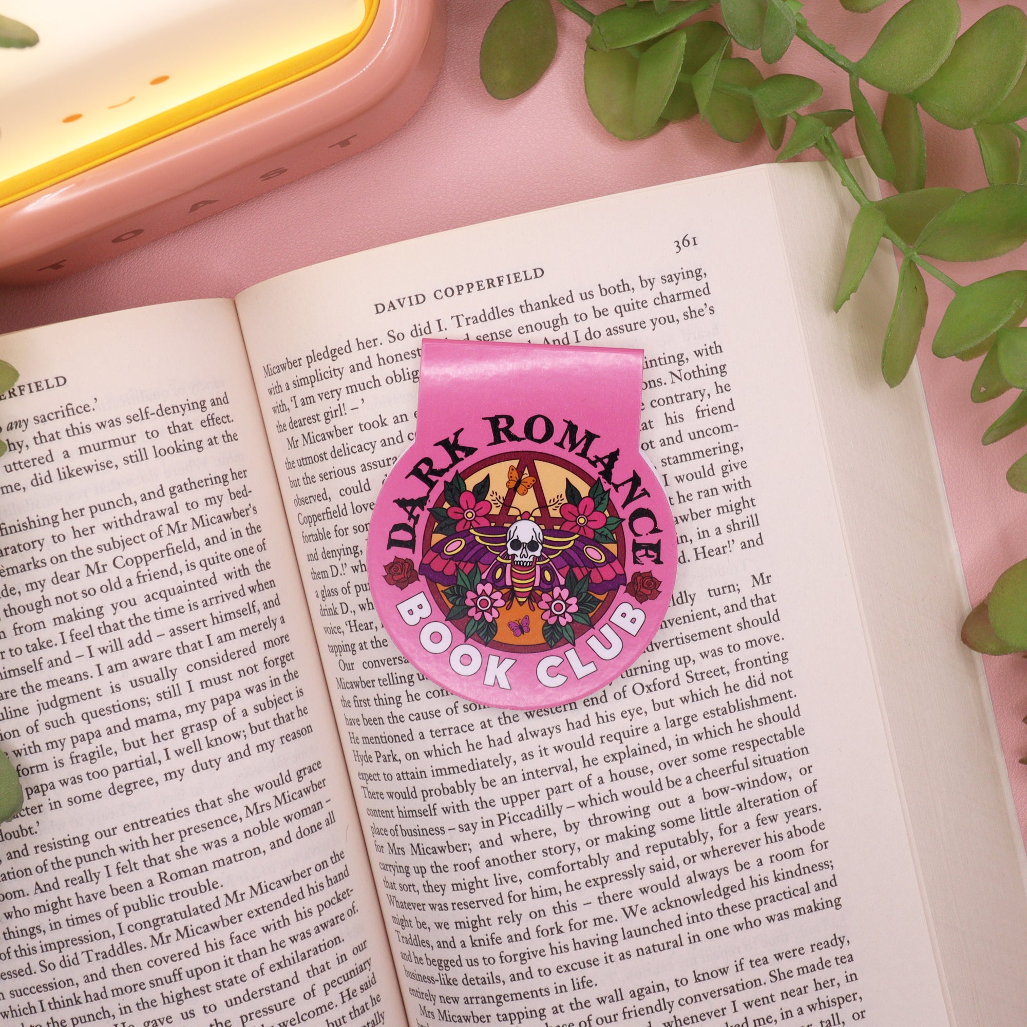 Dark Romance Book Club Magnetic Bookmark