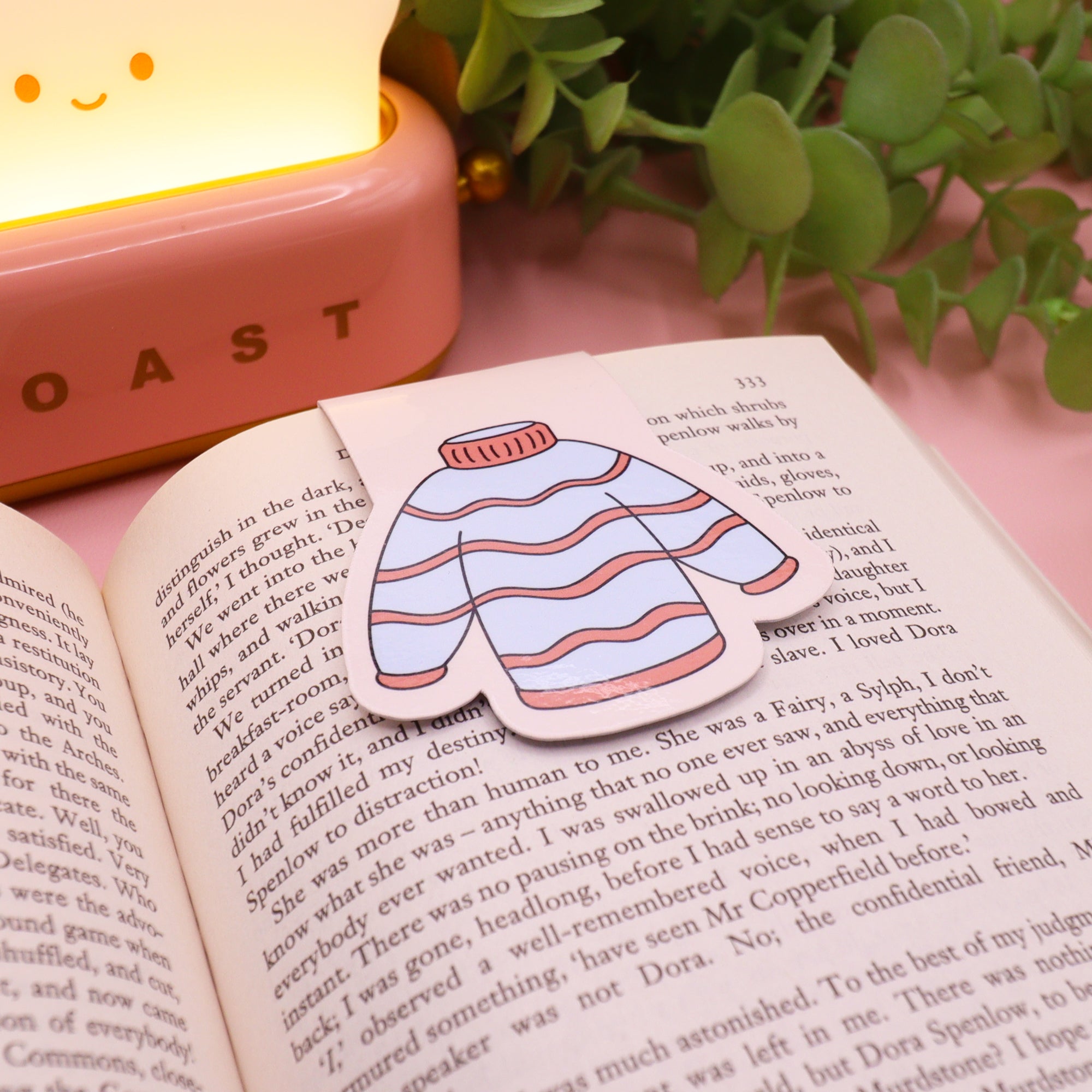 Comfy & Cosy Jumper Magnetic Bookmark