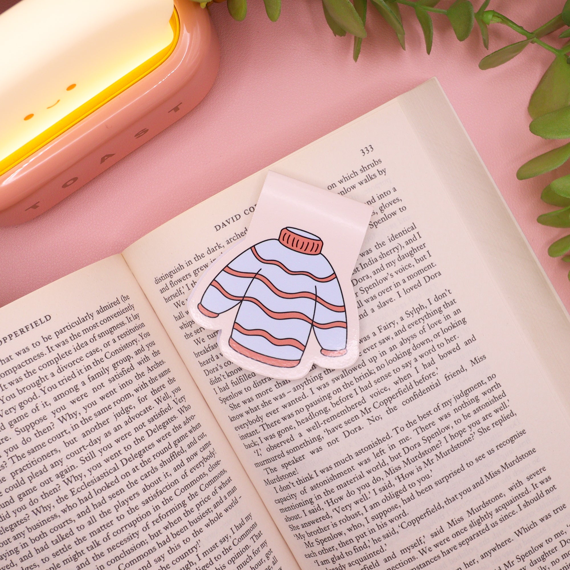 Comfy & Cosy Jumper Magnetic Bookmark